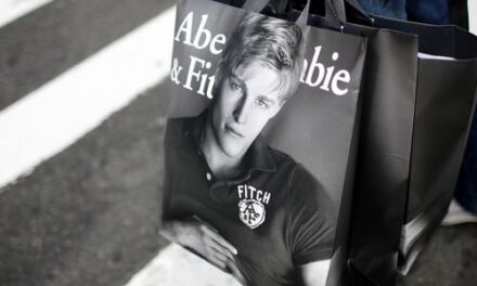 Abercrombie empieza de cero con nueva campaña en Instagram