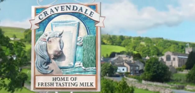 Un cruce de vaca y unicornio "da leche" en este loquísimo spot de Arla