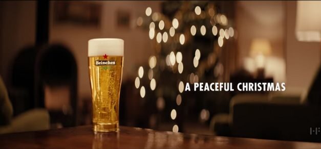 La Navidad y sus eventos no controlados protagonizan este hilarante spot de Heineken