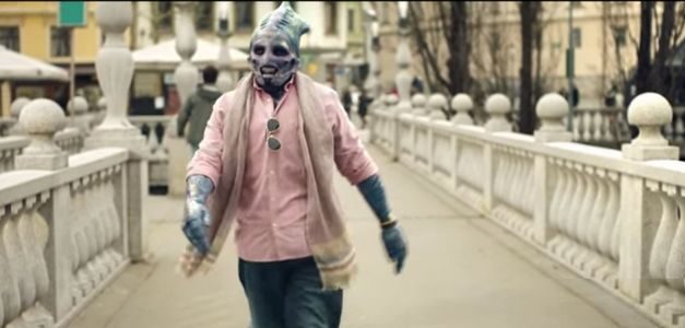 No saber idiomas se siente como ser un extraterrestre, así lo muestra este divertido spot de Babbel