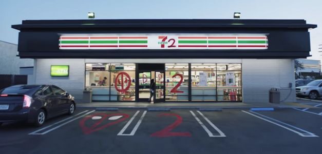 Deadpool hace de las suyas en las tiendas de 7-Eleven