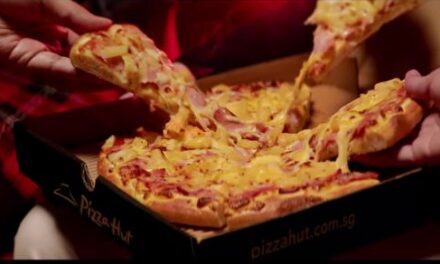 Los "foodies" muestran su lado más neurótico en este spot de Pizza Hut