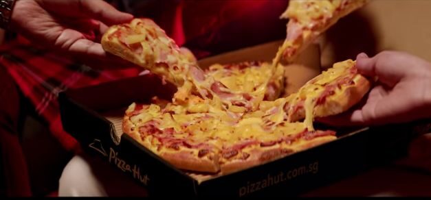 Los "foodies" muestran su lado más neurótico en este spot de Pizza Hut