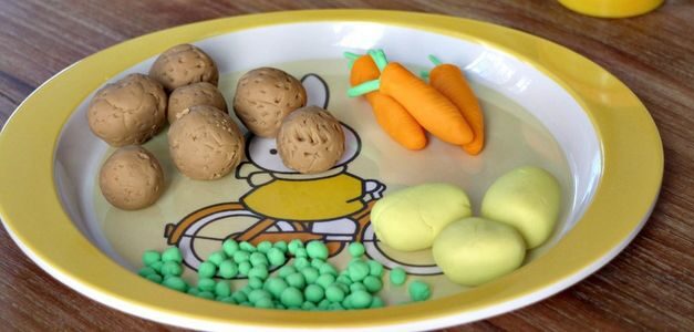¿Jugar con la comida? Play-Doh dice que sí, desafiando a las madres del mundo