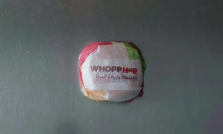 Burger King regala Whoppers celebrando a las mujeres de Arabia Saudí frente al volante