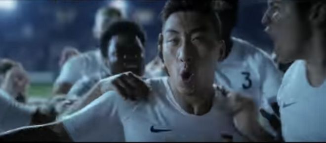 En el futuro de que muestra este spot, el fútbol de China provoca el llanto de Inglaterra