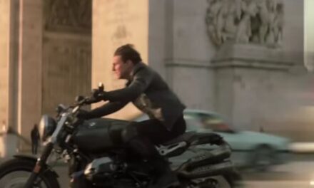 El "casi" doble de acción de Tom Cruise se convierte en conductor de Uber en esta jocosa campaña