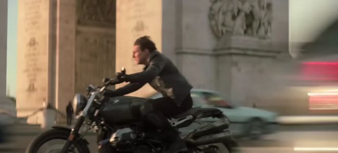 El "casi" doble de acción de Tom Cruise se convierte en conductor de Uber en esta jocosa campaña