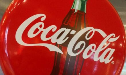 ¿Saltar 3,5 metros por una Coca-Cola gratis? Los japoneses lo hacen encantados