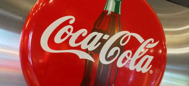 ¿Saltar 3,5 metros por una Coca-Cola gratis? Los japoneses lo hacen encantados