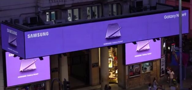 Samsung presenta el Galaxy Note 9 con una llamativa acción en las pantallas de Callao