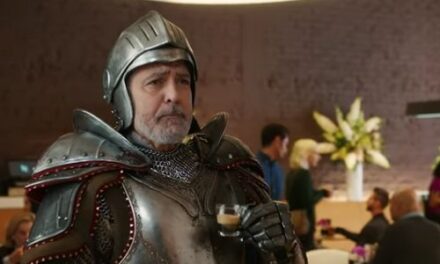 George Clooney es todo un caballero de lanza y armadura en esta campaña de Nespresso