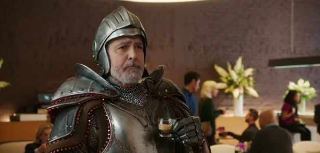 George Clooney es todo un caballero de lanza y armadura en esta campaña de Nespresso