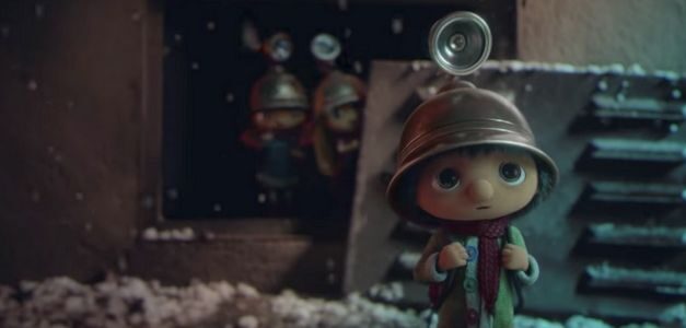 Un duendecillo busca a sus padres en este dulce spot navideño de Migros