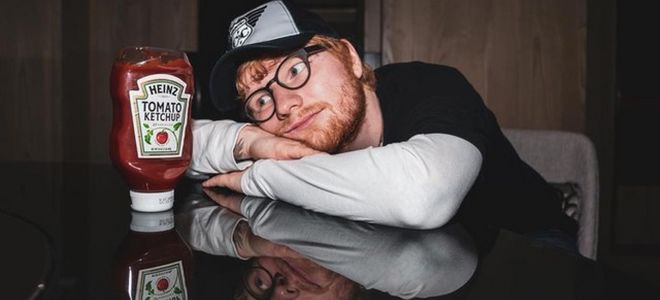 Heinz está de aniversario y lo celebra con una botella de ketchup "tatuada" como Ed Sheeran