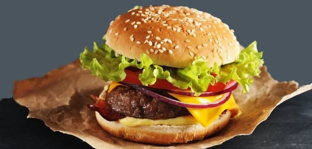McDonald's, Burger King y Subway publicitan en los periódicos sus modernos anuncios