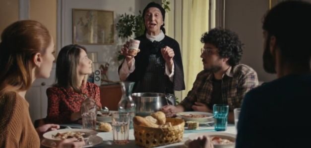 Tiempo BBDO ayuda a la abuela de Litoral a descubrir una nueva especie, los "Naturívoros"