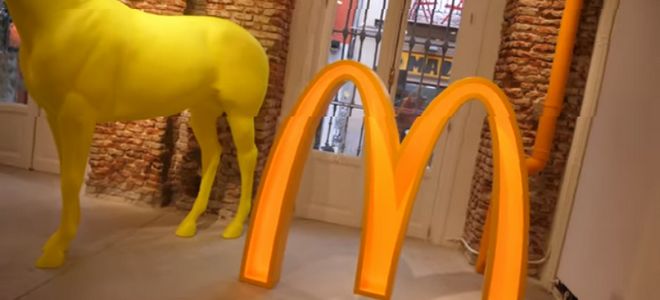 Arte y sostenibilidad de la mano en esta exposición presentada por McDonald's