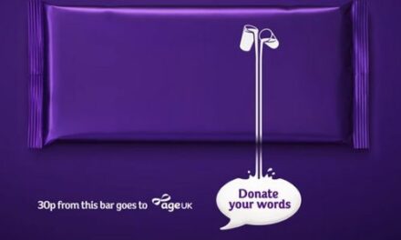 Cadbury enmudece sus tabletas de chocolate para mitigar la soledad de los mayores