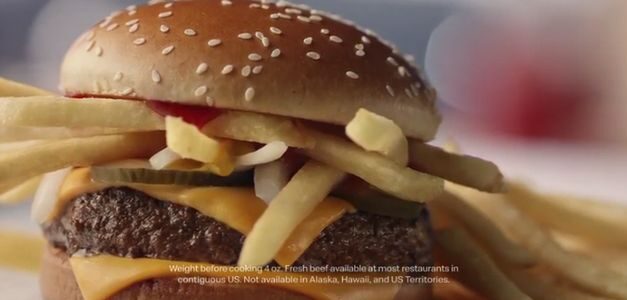 McDonald's cocina su nueva campaña con "food porn" y un toque de poesía