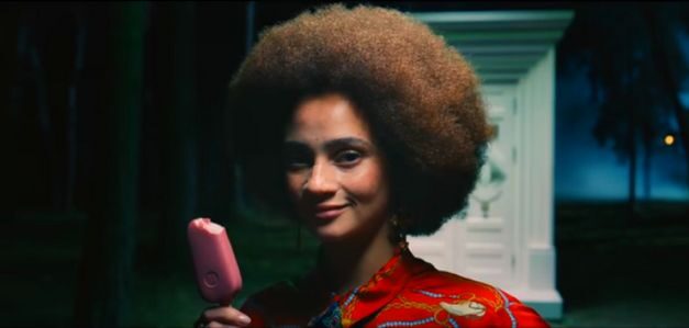 Magnum presenta su artística línea de toallas gigantes para fomentar la distancia social este verano en las playas