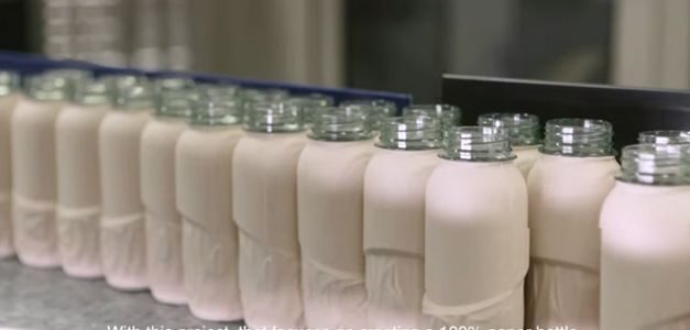 Coca-Cola muestra su primer prototipo de botella de papel