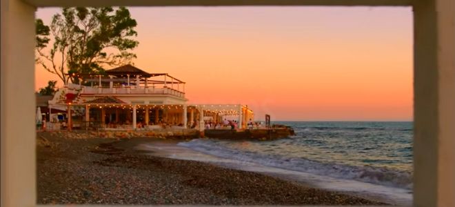 "Atardeceres Larios", la campaña para posicionar a la ginebra mediterránea en el Mediterráneo