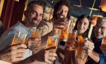 Whisky DYC lanza una campaña de eleva el orgullo patrio hasta lo más alto