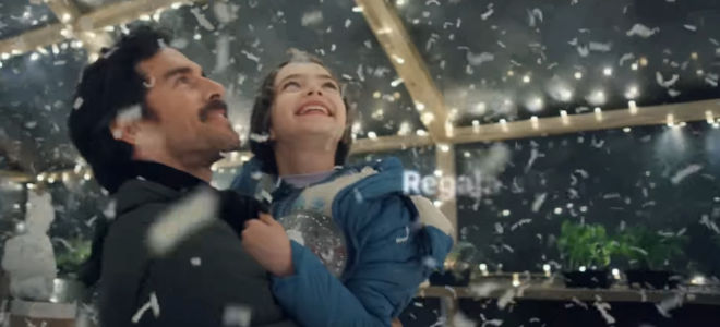 ‘Regala alegría’, el nuevo spot de Amazon para Navidad