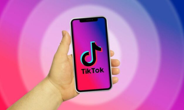 TikTok, un escaparate para la moda y creatividad en la Semana de la Moda de Madrid