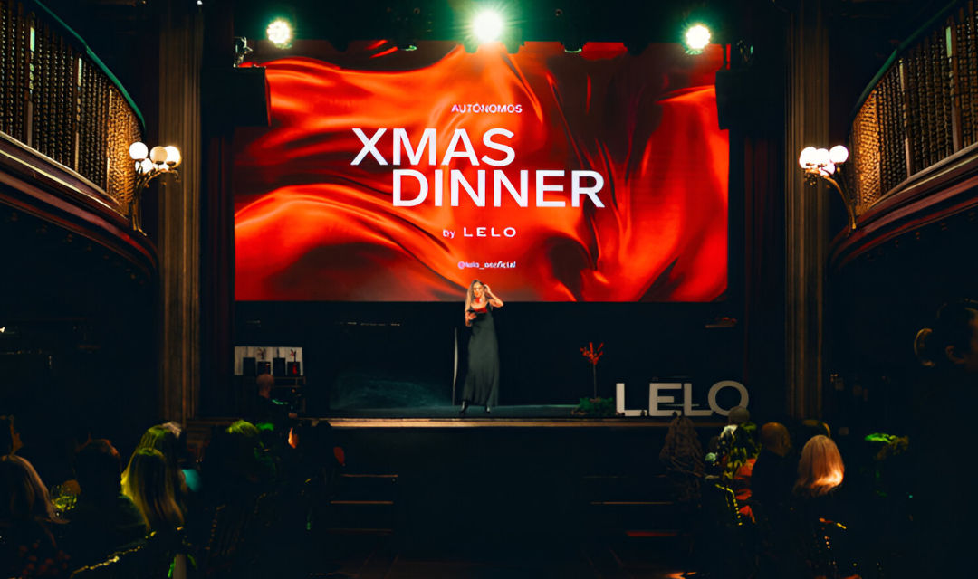 Glamour, bingo y reivindicación laboral: Así fue la "Autónomos Christmas Dinner" que reunió a cien profesionales por cuenta propia