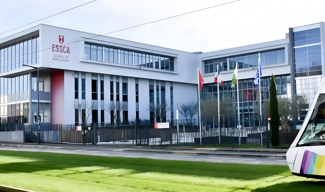ESSCA School of Management nombra a Samuel Vinet como nuevo director de Desarrollo para liderar el plan KAIROS 2030