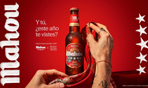 Mahou y Eduardo Cervera fusionan la alta costura fallera con la cultura cervecera en una edición histórica