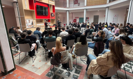 La IA y el "empleado aumentado" son los ejes centrales del debate internacional en el campus de ESSCA Málaga