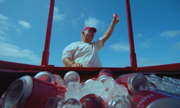 Cruzcampo eleva la figura del vendedor ambulante a símbolo de identidad
