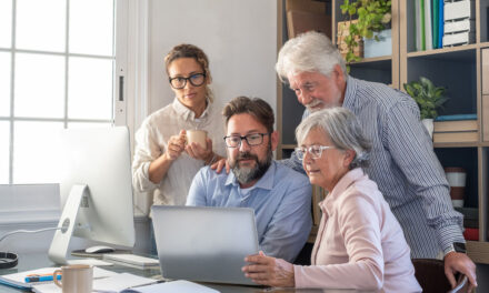 El empleo sénior desafía las brechas de edad y los mayores de 45 años consolidan su presencia en el mercado laboral