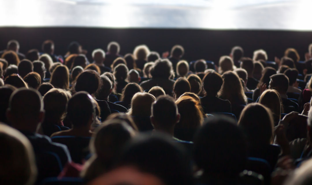 La Generación Z lidera la recuperación del cine a escala global en busca de experiencias sociales