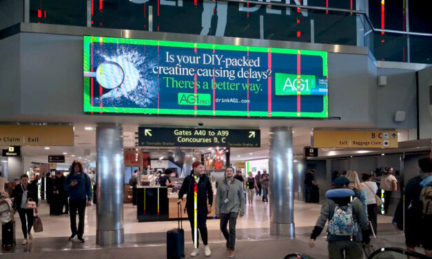 AG1 utiliza la confusión entre creatina y narcóticos para su nueva campaña en aeropuertos de EE. UU.